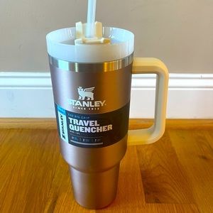 NWT Stanley 40 oz Rose Glow Quencher